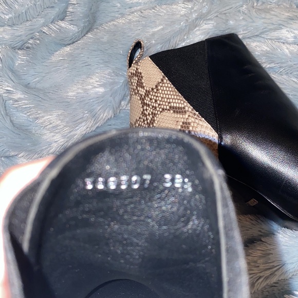 Gucci Black Snakeskin Booties - Picture 5 of 5